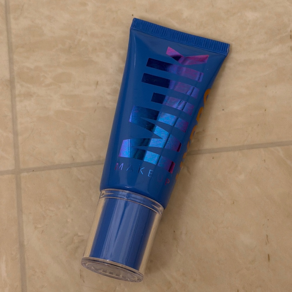 Milk grip gel tint in shade 10